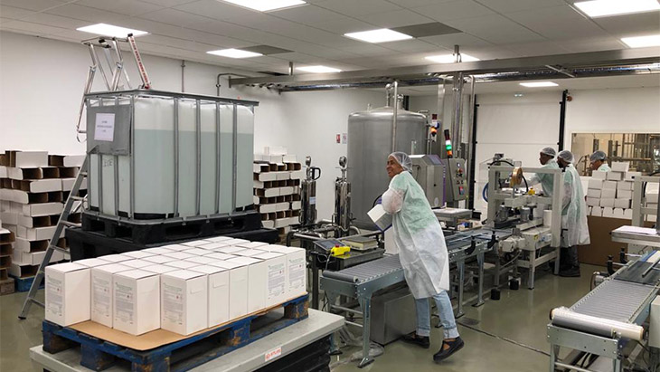 Rum production plant making hydro-alcoholic gel to help nursing staff