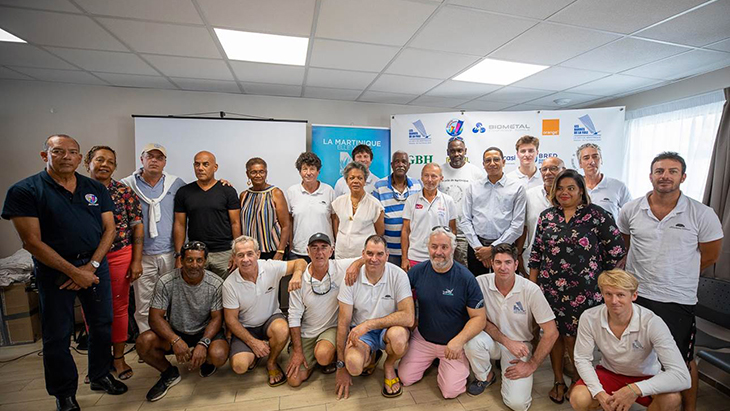 Group of people from the Défi Yole association in Martinique during the Barrés de la Yole event.
