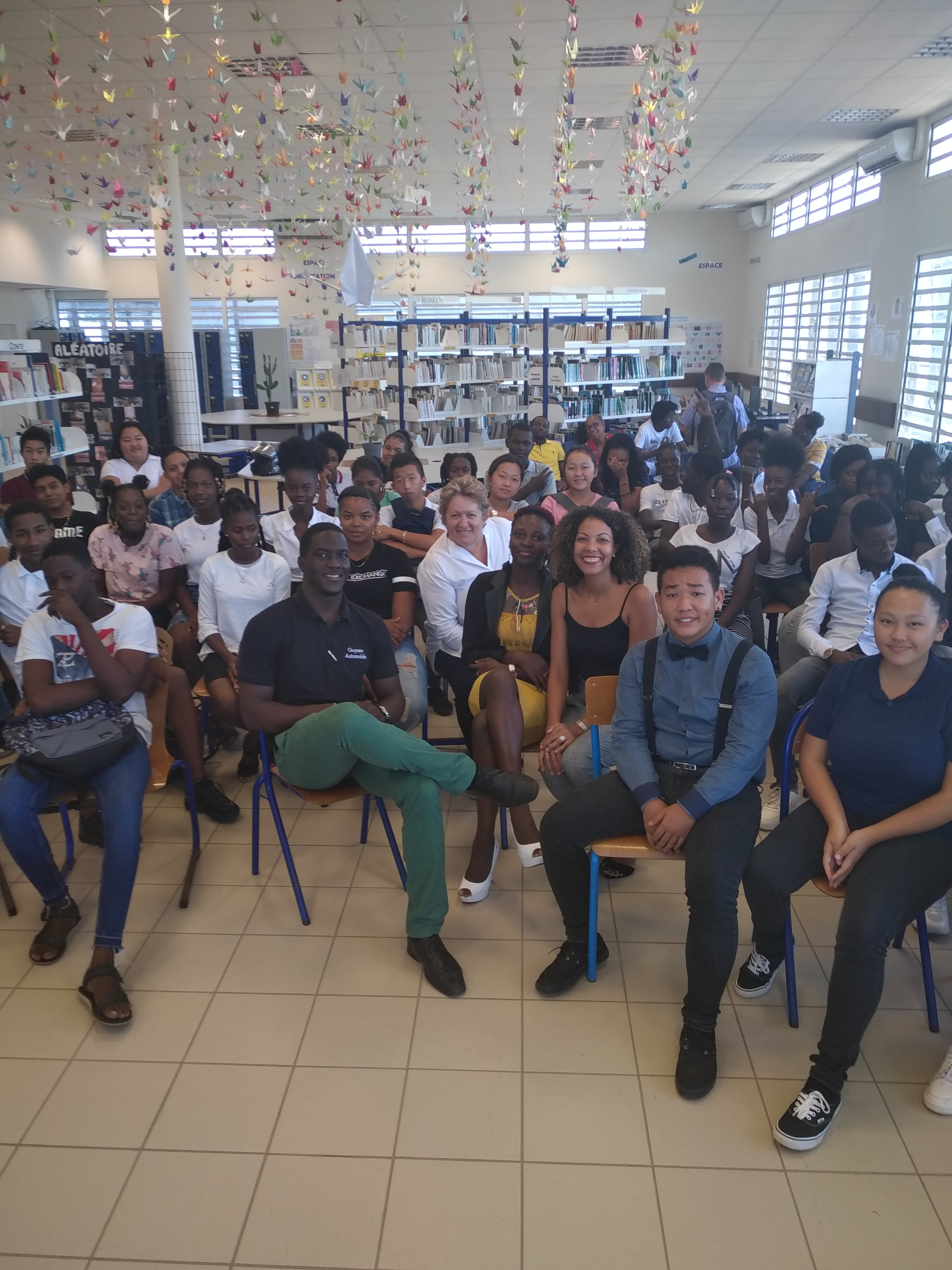 Elèves du lycée Léopold Elfort et Dirigeants de filiales de GBH en Guyane échangent au sujet de leurs parcours dans le cadre des « 100 000 entrepreneurs »
