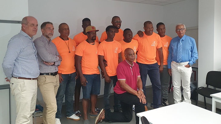 Acteurs de GBH Mr Bricolage et membres de Las Palmas